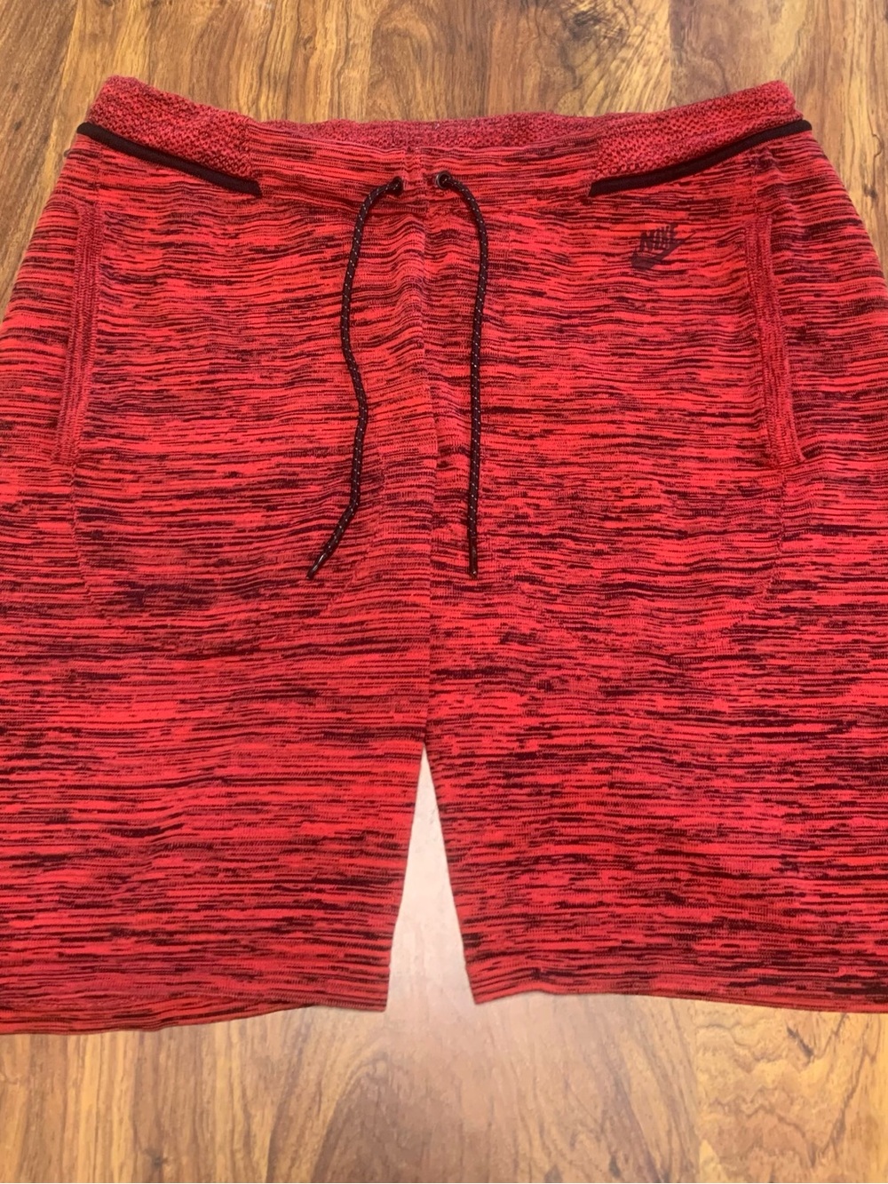 Nike Sportswear Tech Knit Shorts University Red/Bright Crimson/Black